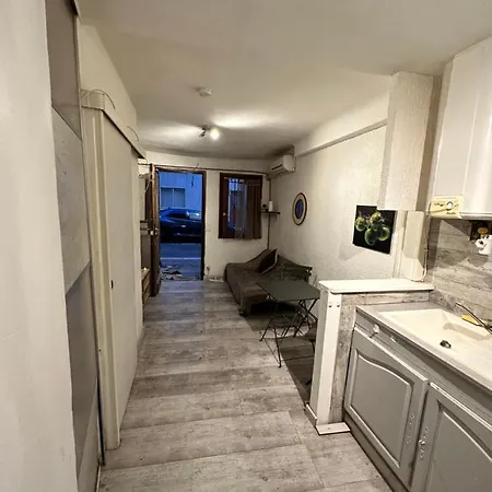Centre De Sete, Meuble, Climatise A 5 Minutes Des Plages Apartment