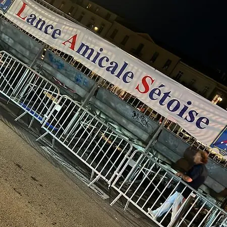 Centre De Sete, Meuble, Climatise A 5 Minutes Des Plages Sete